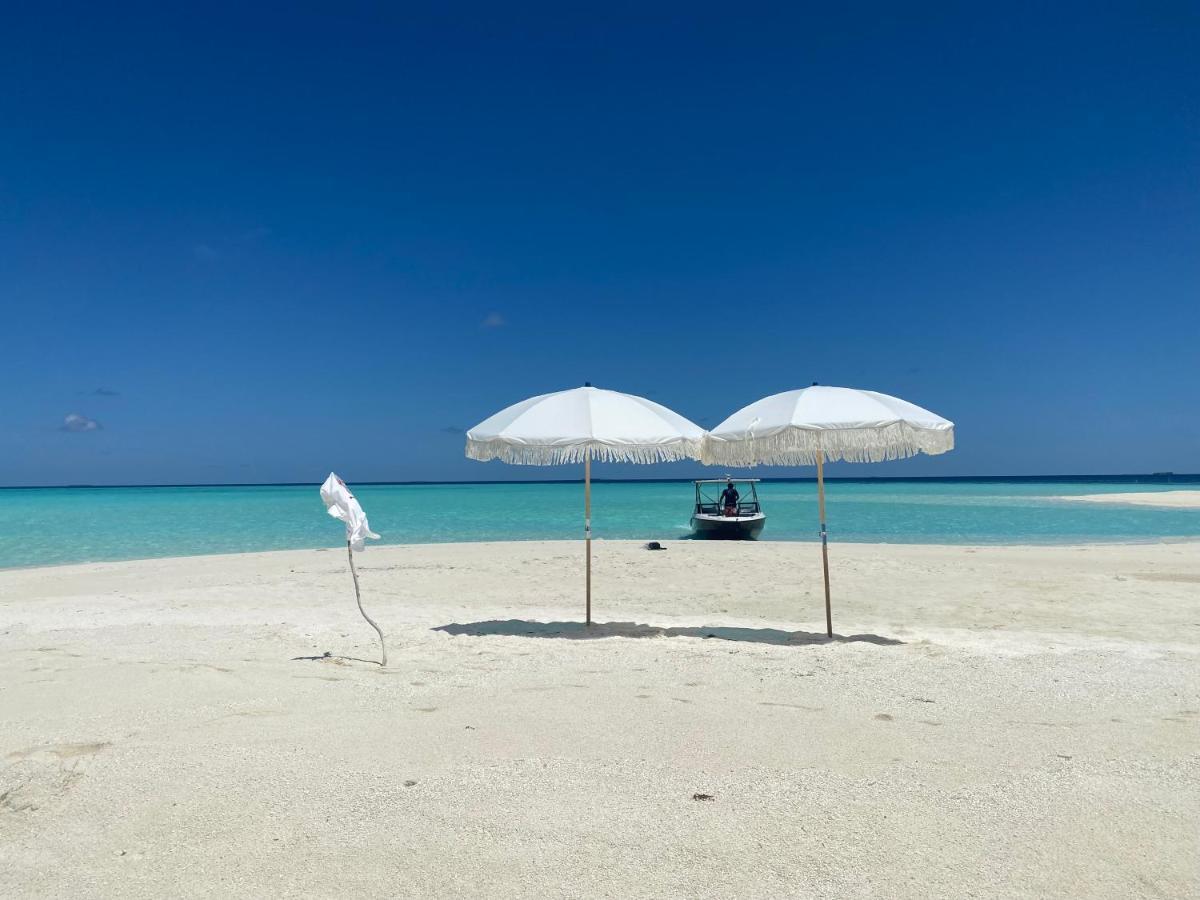 Sunrise By White Sand Dhigurah Dhigurah  Exterior foto