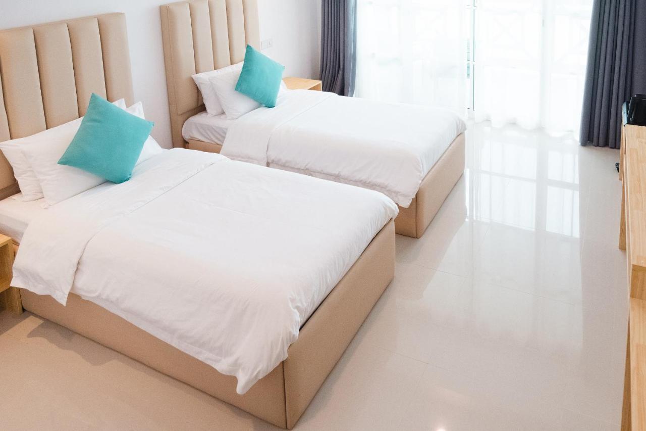 Sunrise By White Sand Dhigurah Dhigurah  Exterior foto